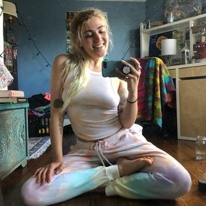 Meet your Posher, Emilie